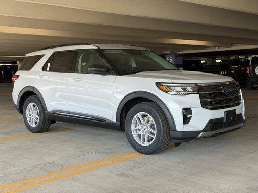 Space White Metallic 2026 Ford Explorer Active