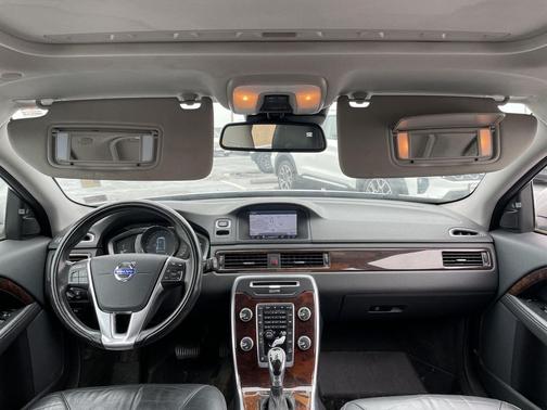 2014 Volvo XC70 3.2 Platinum