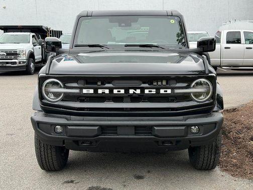 Shadow Black 2026 Ford Bronco Outer Banks