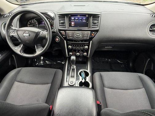Pearl White 2018 Nissan Pathfinder SV