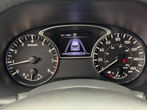 Pearl White 2018 Nissan Pathfinder SV