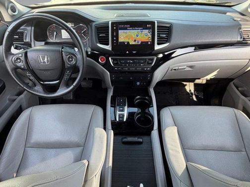 Crystal Black Pearl 2017 Honda Pilot Elite