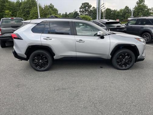 2022 Toyota RAV4 Hybrid SE