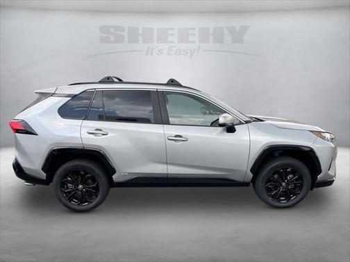 2022 Toyota RAV4 Hybrid SE