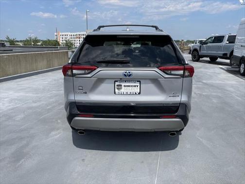 2022 Toyota RAV4 Hybrid SE