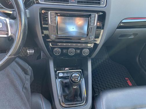 2017 Volkswagen Jetta GLI