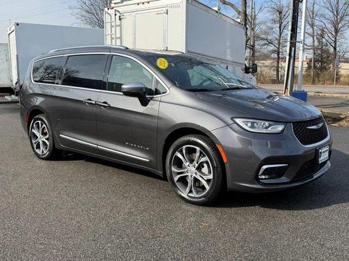 2022 Chrysler Pacifica L