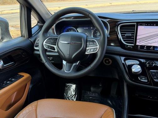 2022 Chrysler Pacifica L