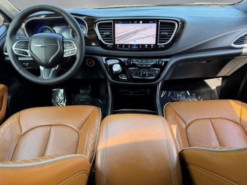 2022 Chrysler Pacifica L