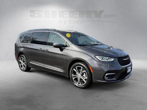 2022 Chrysler Pacifica L