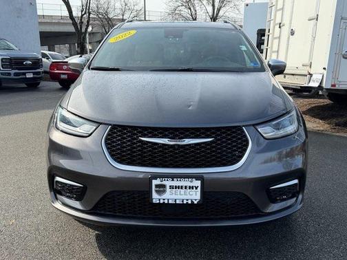 2022 Chrysler Pacifica L