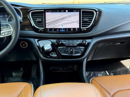 2022 Chrysler Pacifica L