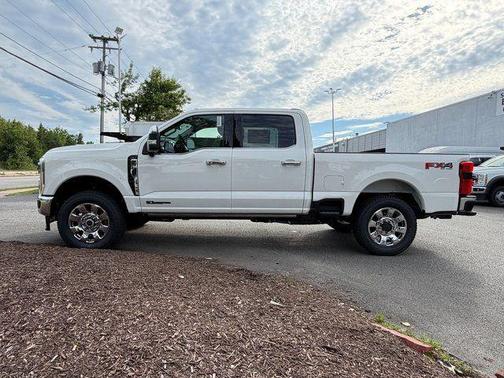 Star White Metallic Tri-Coat 2026 Ford F-350 Lariat