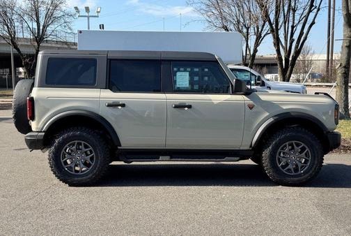Desert Sand 2025 Ford Bronco Badlands