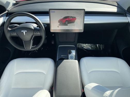 2024 Tesla Model Y Long Range Dual Motor All-Wheel Drive