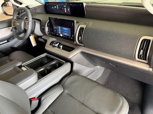 Agate Black Metallic 2026 Ford Expedition Max Active 4x4