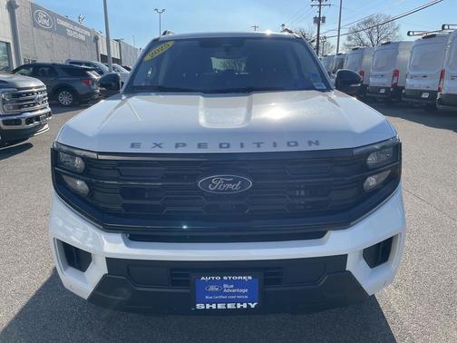 2025 Ford Expedition Max Active 4x4