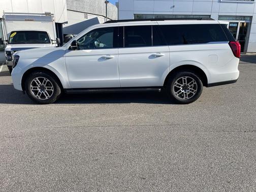 2025 Ford Expedition Max Active 4x4