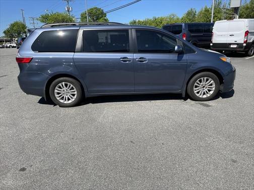 2016 Toyota Sienna XLE Premium