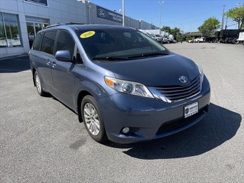 2016 Toyota Sienna XLE Premium
