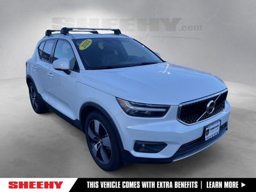 2021 Volvo XC40 T5 Momentum
