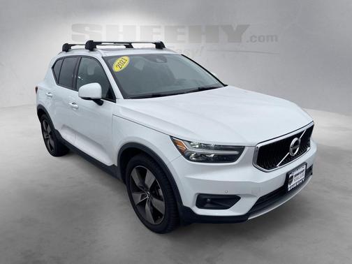 2021 Volvo XC40 T5 Momentum