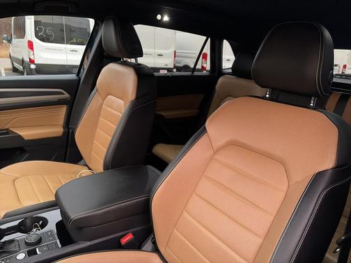 2023 Volkswagen Atlas Cross Sport 3.6L V6 SEL Premium R-Line