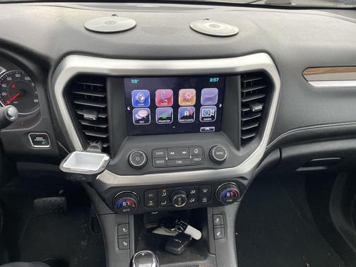 2017 GMC Acadia SLE-2