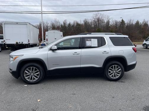 2017 GMC Acadia SLE-2