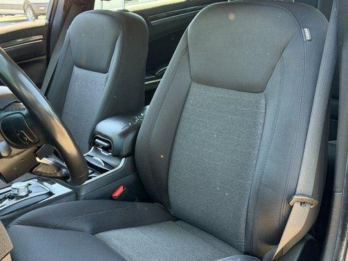 Gloss Black 2021 Chrysler 300 Touring