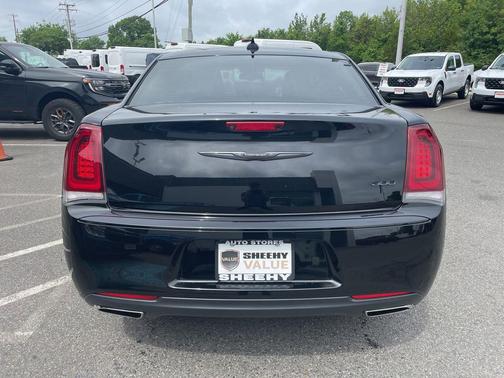 Gloss Black 2021 Chrysler 300 Touring