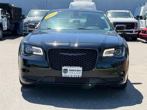 Gloss Black 2021 Chrysler 300 Touring
