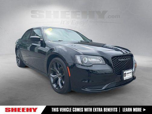 Gloss Black 2021 Chrysler 300 Touring