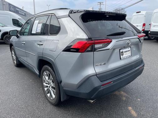 2021 Toyota RAV4 XLE Premium
