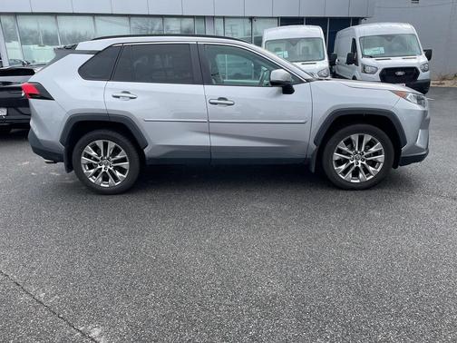 2021 Toyota RAV4 XLE Premium