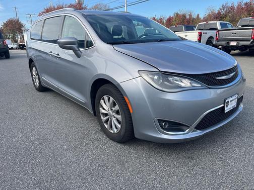 2018 Chrysler Pacifica Touring-L