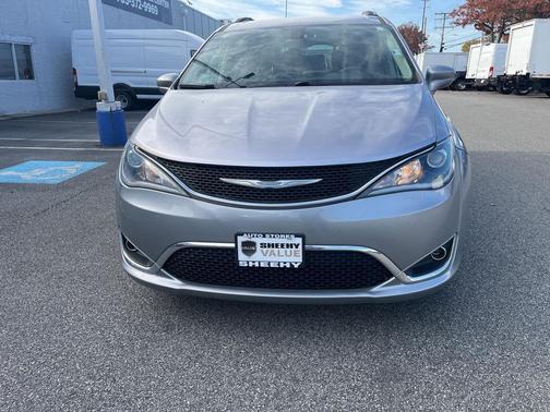 2018 Chrysler Pacifica Touring-L