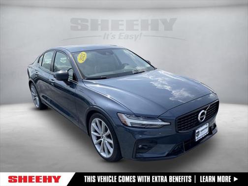 2021 Volvo S60 T5 Momentum