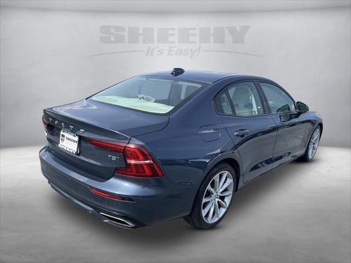 2021 Volvo S60 T5 Momentum