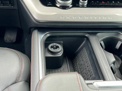 2025 Ford Expedition Max Active 4x4