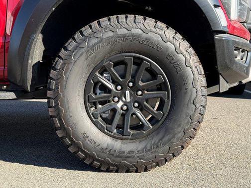 Rapid Red Metallic Tinted Clearcoat 2025 Ford F-150 Raptor