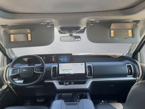 Oxford White 2025 Ford Expedition Active