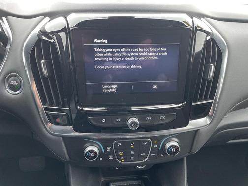 2023 Chevrolet Traverse LT Cloth