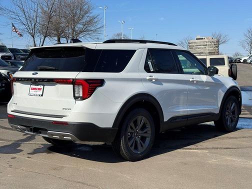 2026 Ford Explorer Active w/200A Pkg
