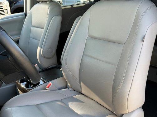 2020 Toyota Sienna XLE