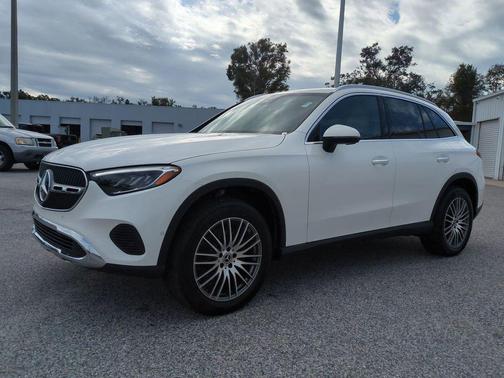 2025 Mercedes-Benz GLC 300 Base