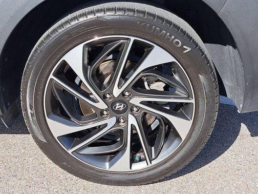 2020 Hyundai TUCSON Sport