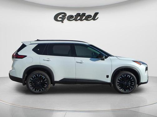 Everest White Pearl Tricoat 2026 Nissan Rogue Dark Armor