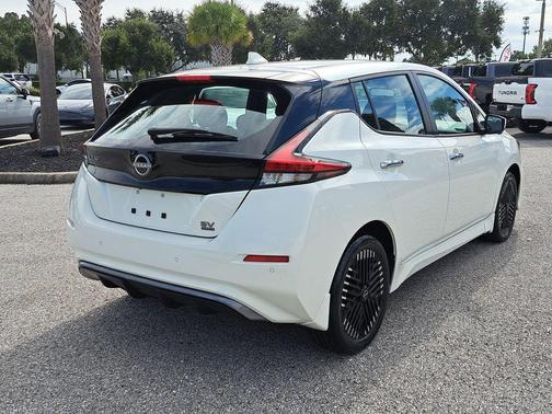 2023 Nissan Leaf SV PLUS 60 kWh