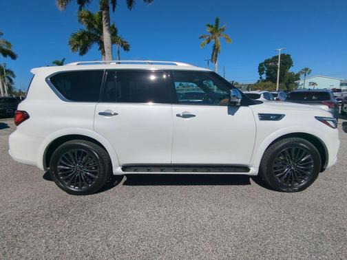 2023 INFINITI QX80 SENSORY AWD